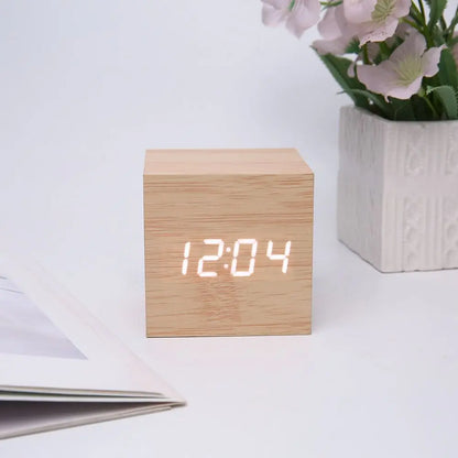 Réveil Cube en Bois