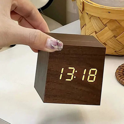 Réveil Cube en Bois